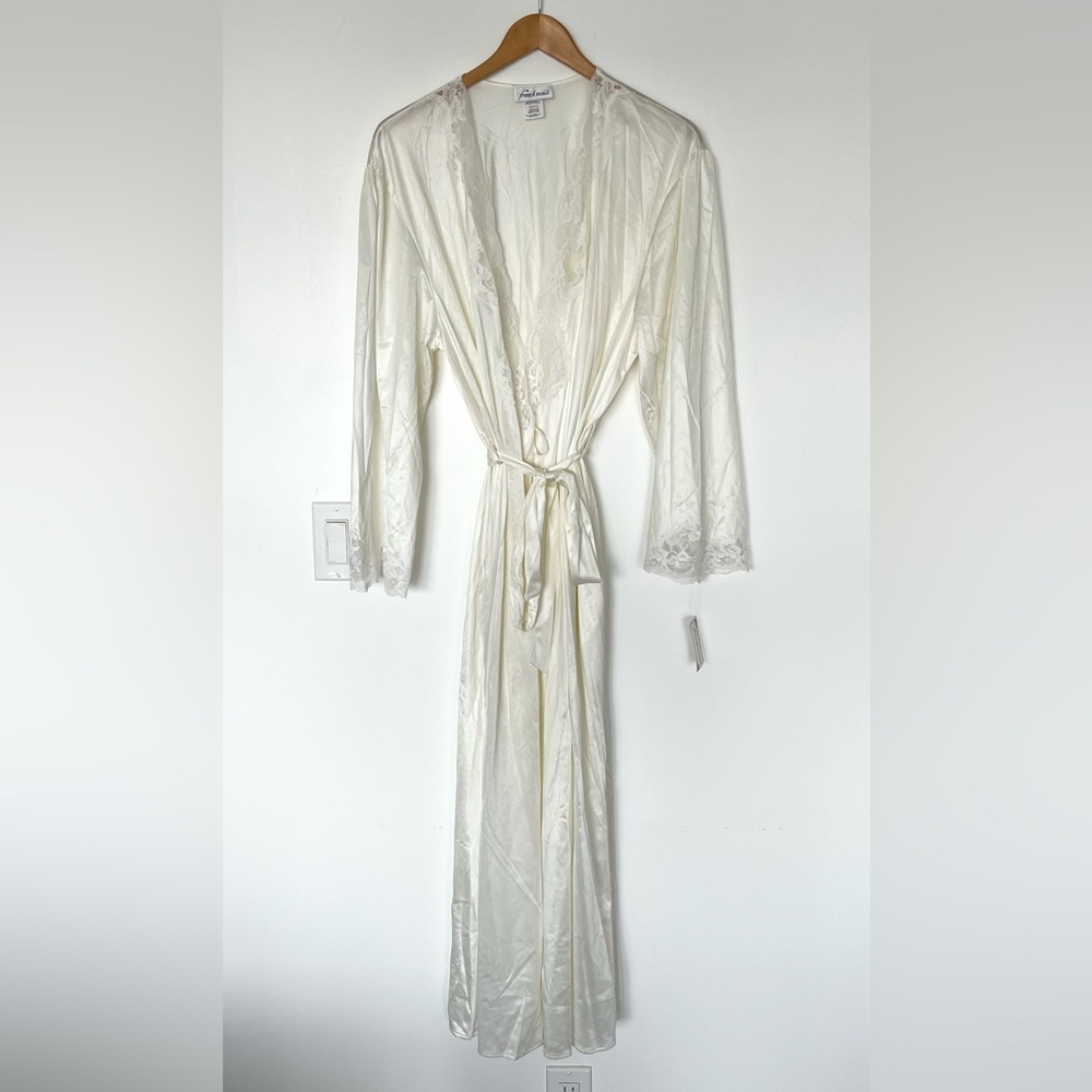NWTVintage French Maid Ivory Lace Robe Size M Lingerie Bridal Lingerie honeymoon